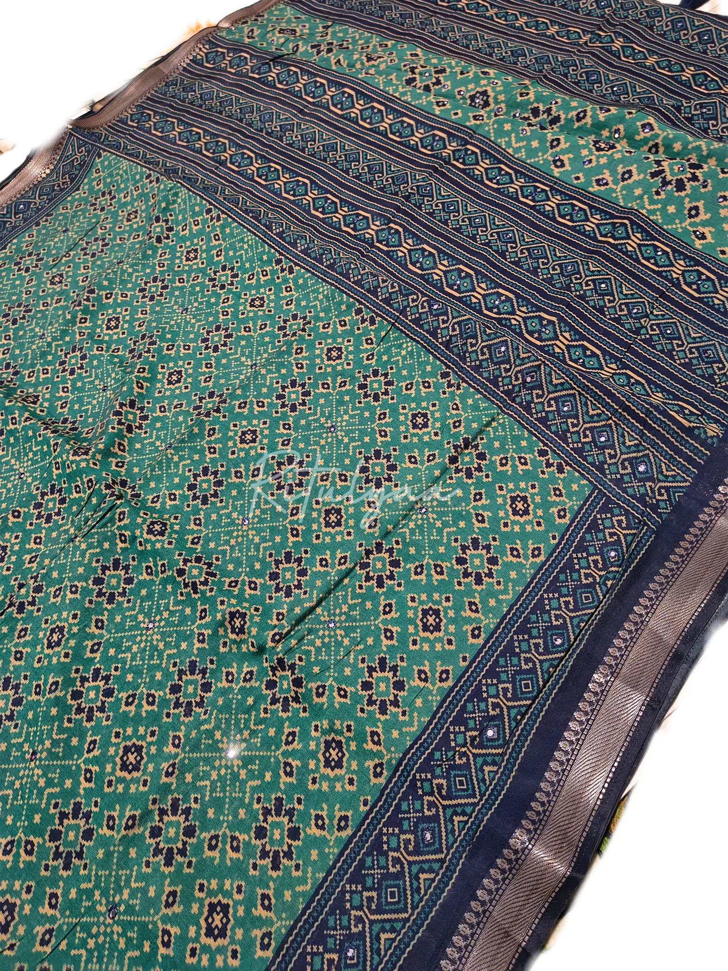 Patola Print Cotton Saree With Thin Zari Border view 2