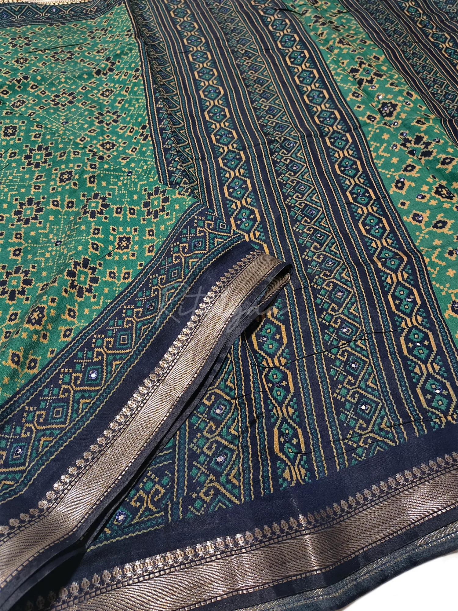 Patola Print Cotton Saree With Thin Zari Border view 3