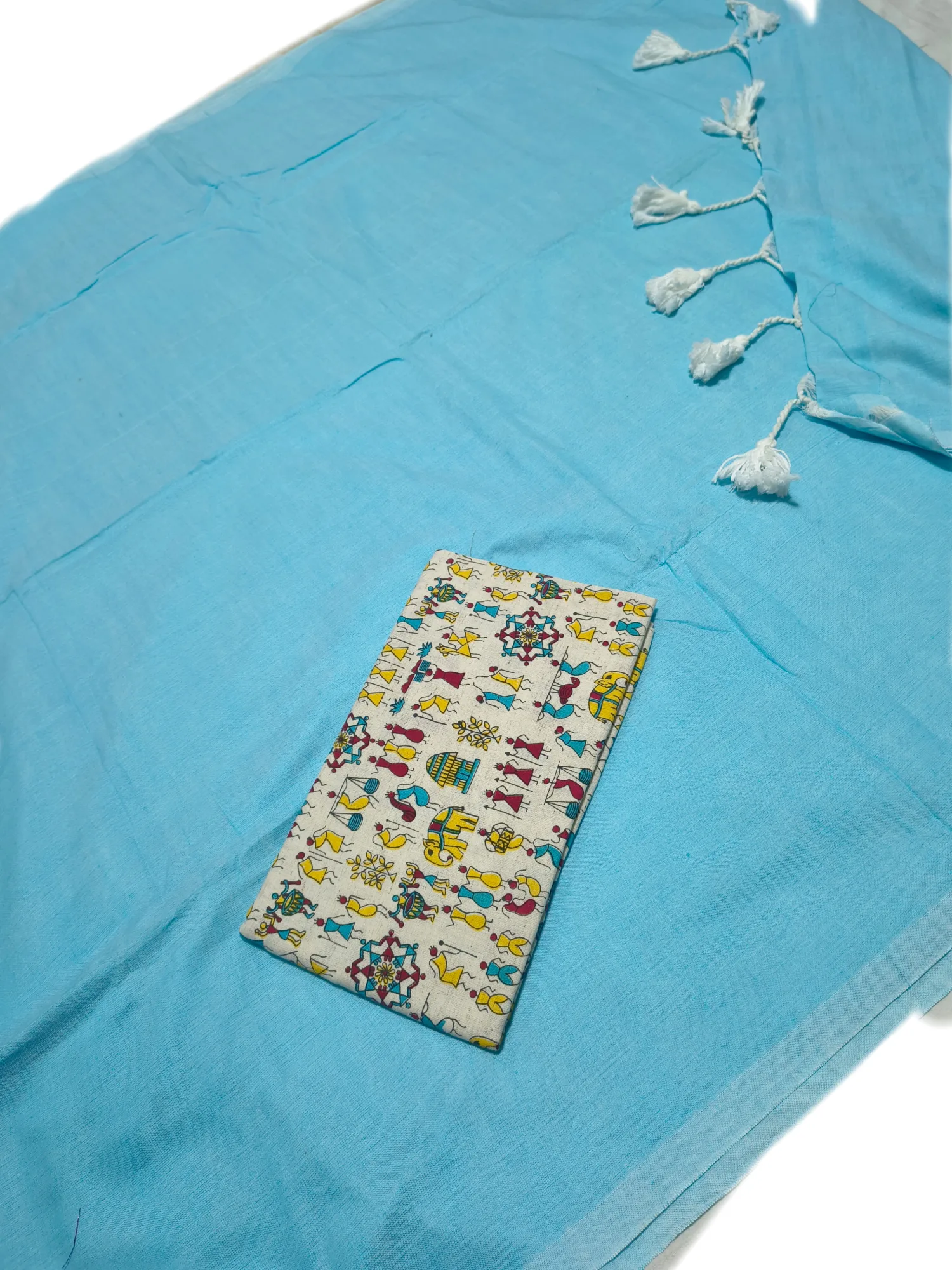 Plain Khaddi Cotton Saree With Worli Print Blouse view 6