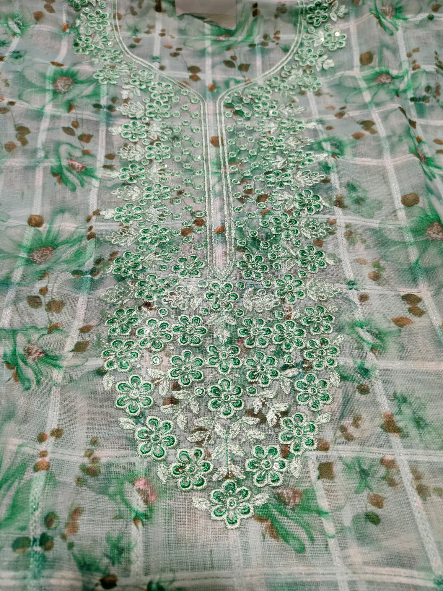 Printed Neck Embroidery Suit view 4