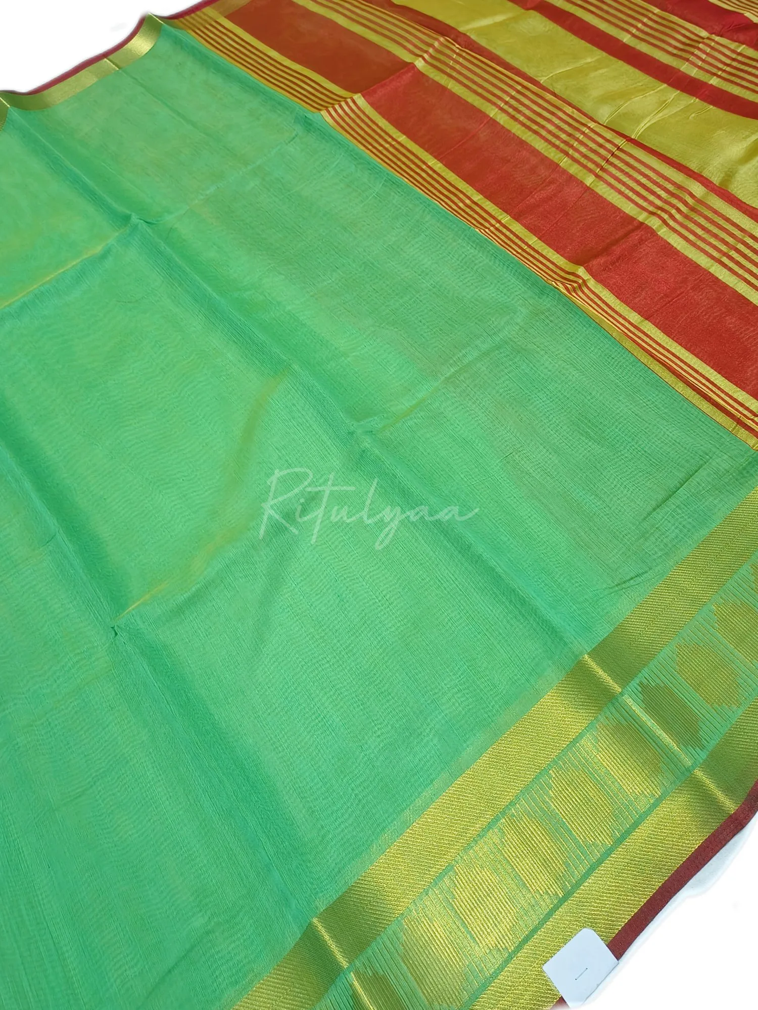 Cotton Saree With Contrast Zari Border view 4